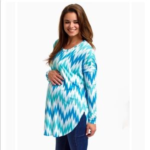 Pinkblush Tops - Pinkblush Chevron Maternity Top - Small Pinkblush Tops - Pinkblush Chevron Maternity Top - Small